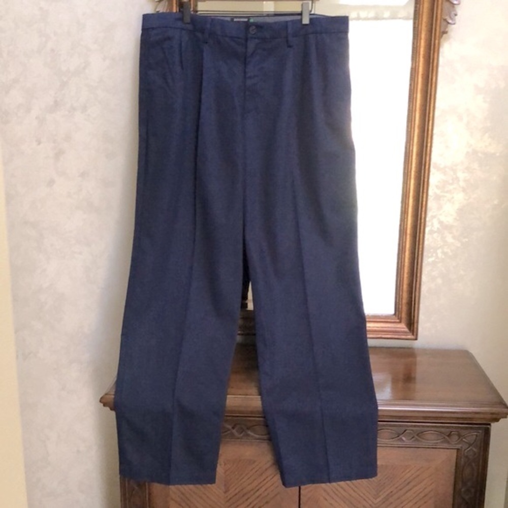 New Men’s Dockers Iron Free Khakis. Sz 38 x 32.  Classic fit pleated. Navy blue. - Picture 6 of 15